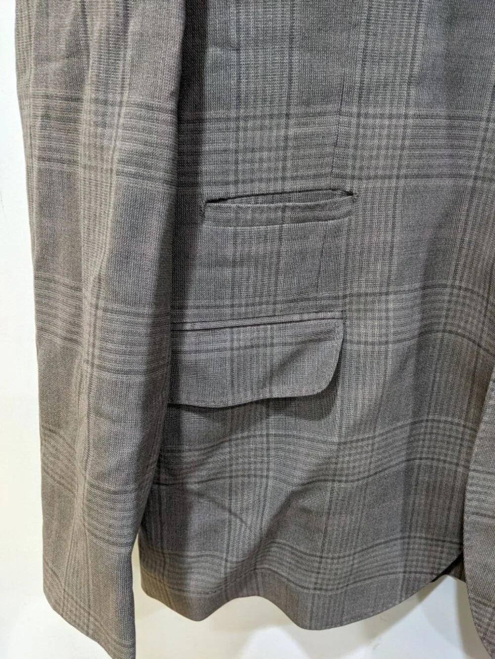 Brunello Cucinelli Gray/Salmon Plaid Blazer Size 56 100% Linen. Display Model